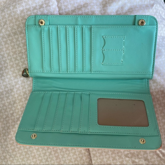 Pink Wallet - Picture 4 of 5